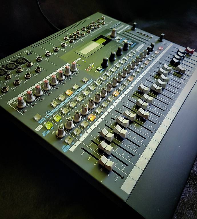 Tascam TM-D1000 16-Kanal Analog/Digital Mischpult Cantone Argovia