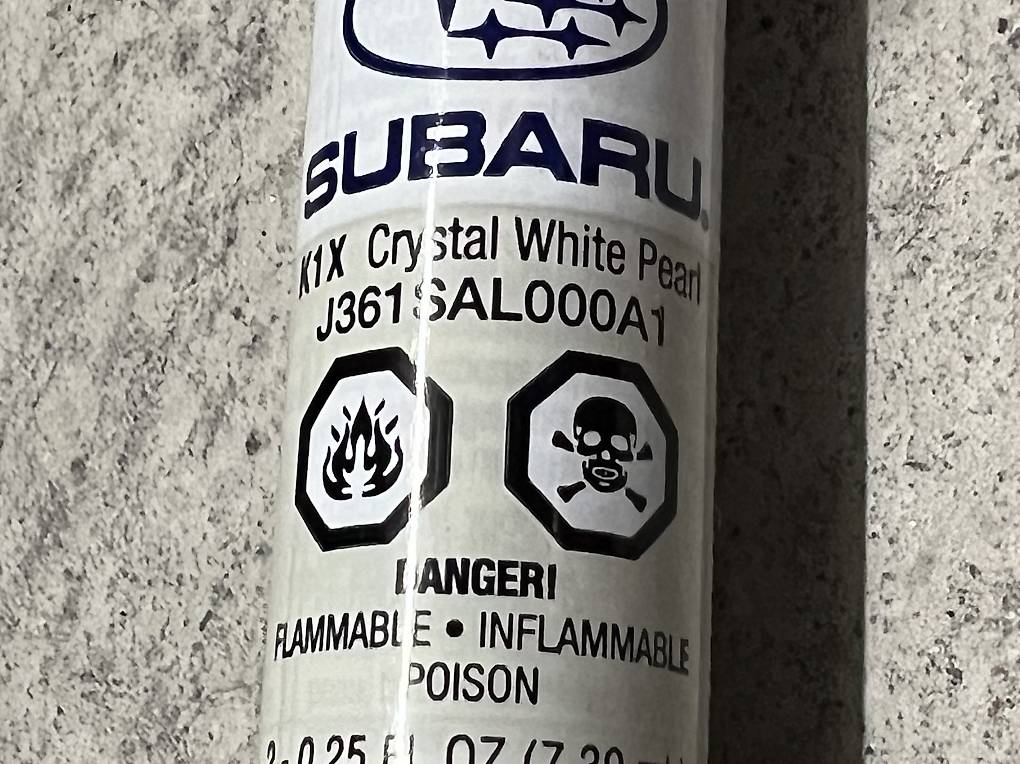 Subaru Touch Up Farbe (Crystal White Pearl) im Kanton Aargau tutti.ch