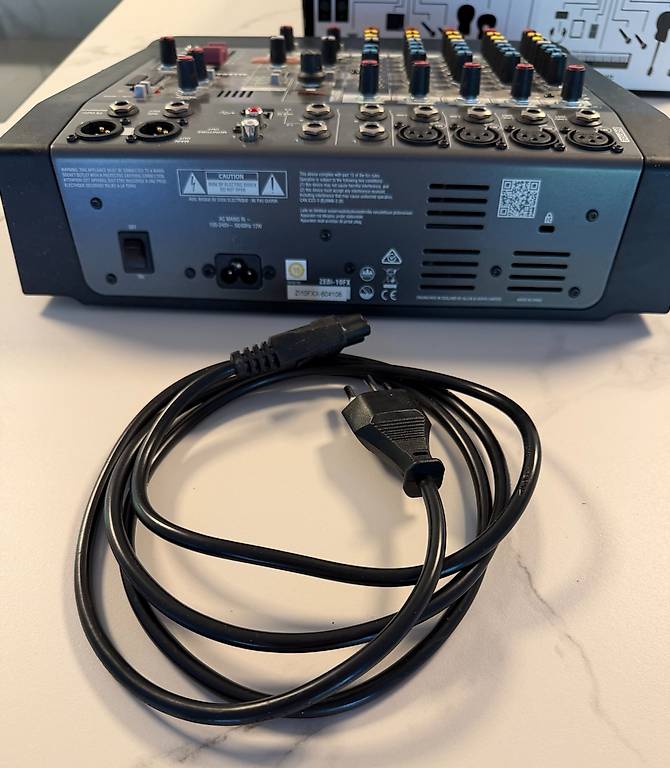 Allen & Heath ZEDi-10FX Mischpult USB-InterfaceTop Zustand im