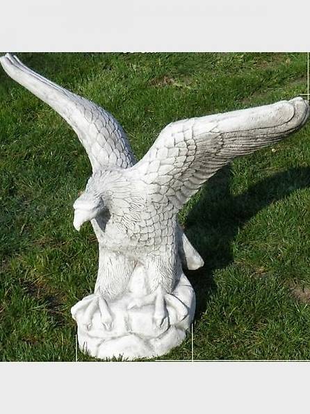 Betonfiguren Adler Skulptur 69 cm hoch für den Garten im Kanton Zürich