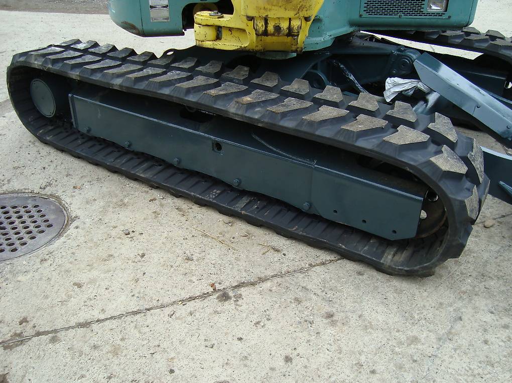Takeuchi Gummikette 180x72x40K – für TB108