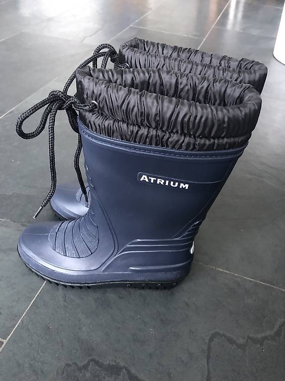 neue gefütterte Gummistiefel Landi 31 im Kanton Gallen