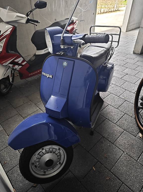 Sehr Sch Ne Und Seltene Vespa Pk S Im Kanton Bern Tutti Ch