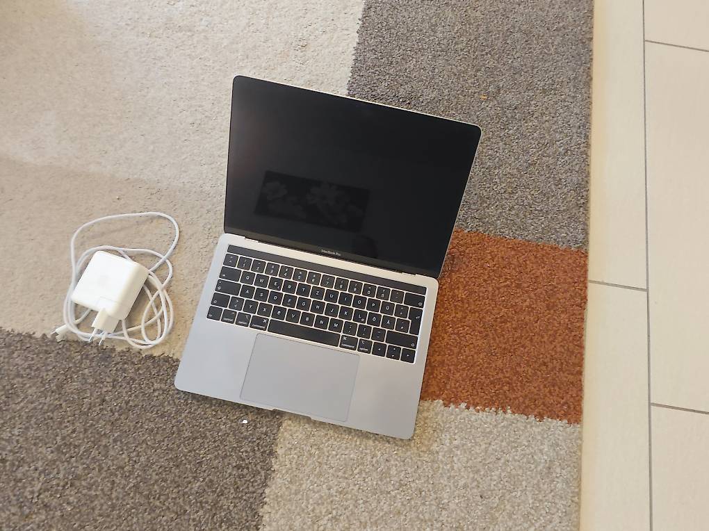 Macbook pro 2018 13インチ 16GB 1TB Core i7 Apple MacBook Pro 13インチ 2018 Core i7-8559U 2.7GHz 16GB 1TB 13.3