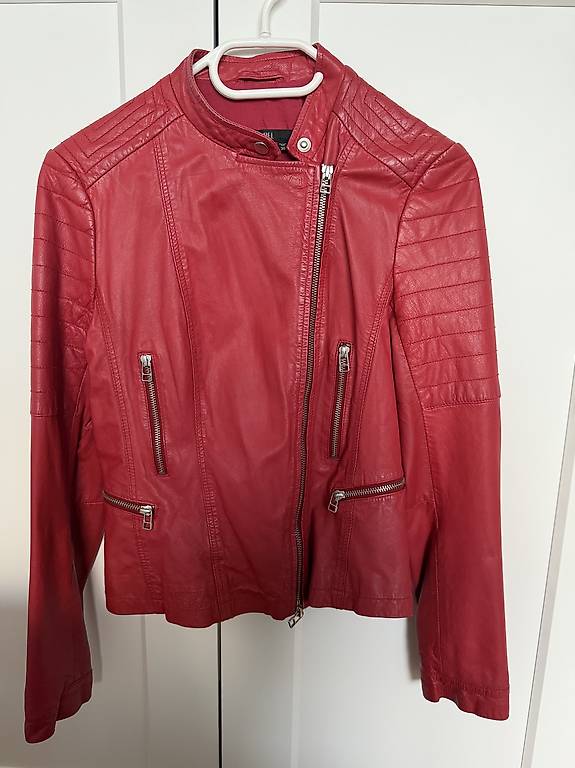 Marc Aurel rote Lederjacke im Kanton Luzern