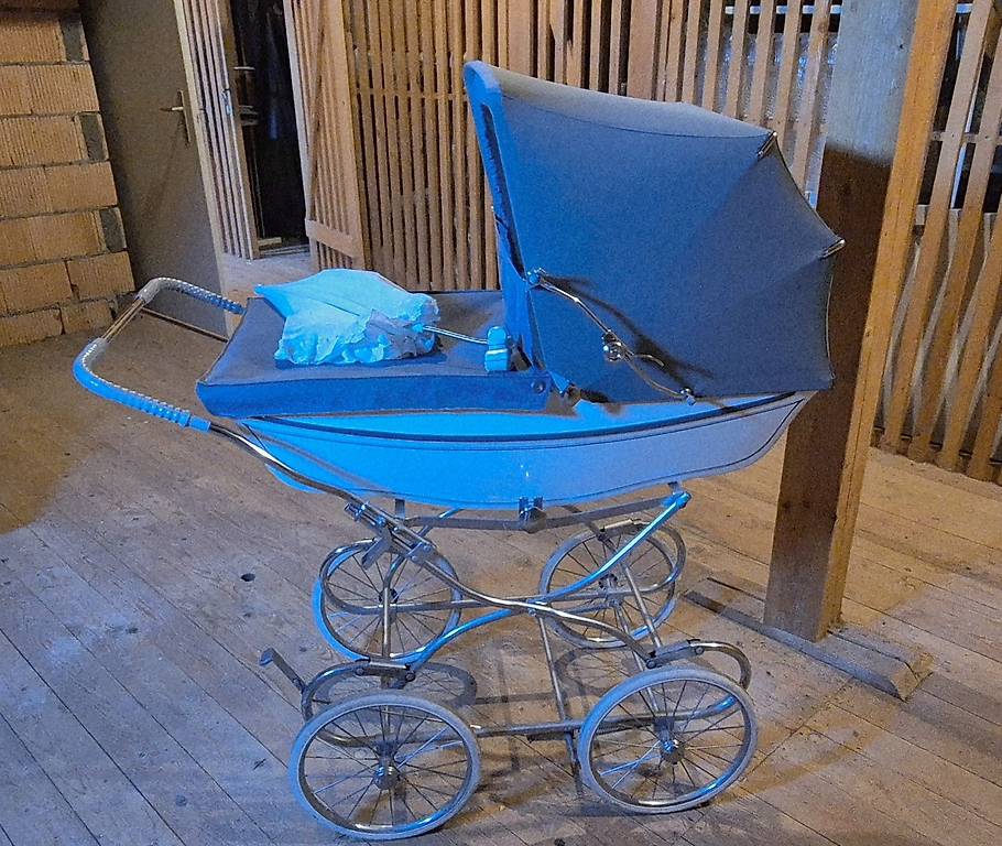 Kinderwagen Antik im Kanton Bern - tutti.ch