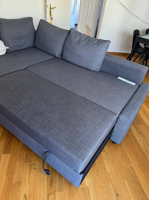 IKEA FRIHETEN Eck-Schlafsofa mit Bettkasten zu VERSCHENKEN im Kanton Zürich