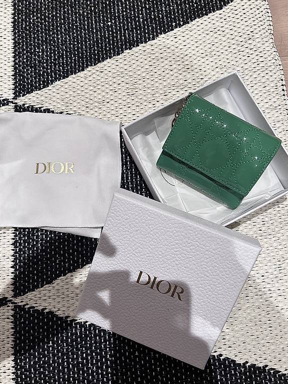 Dior Lady Dior Portemonnaie Grün neu Dior Wallet in green im