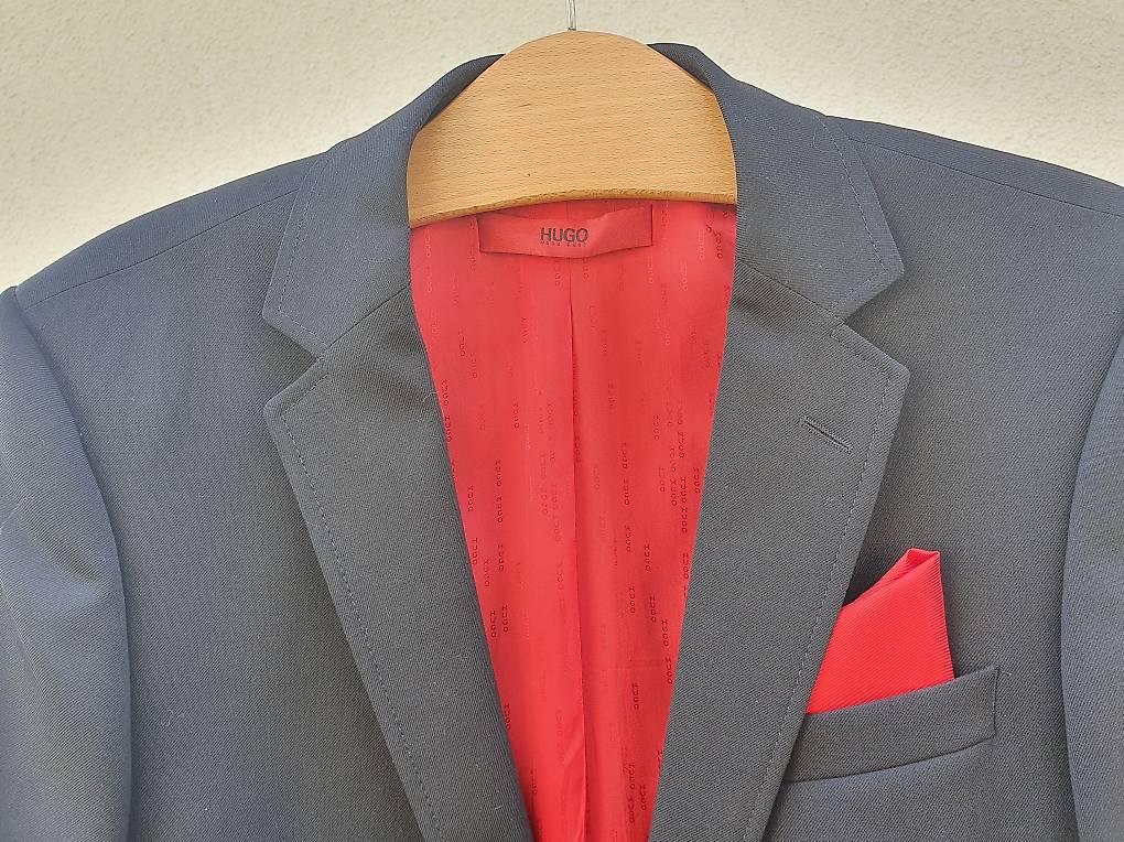 Anzug von Hugo Boss für Hochzeit, Geburtstag, Konfirmation im Kanton BaselLandschaft tutti.ch