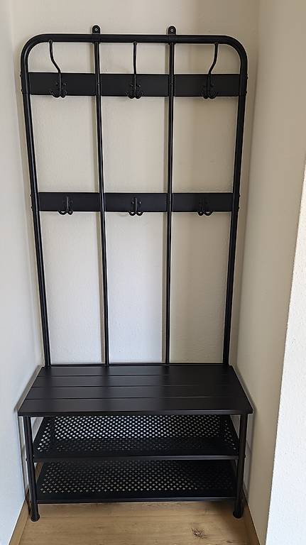 Schwarze Garderobe IKEA im Kanton Basel-Landschaft