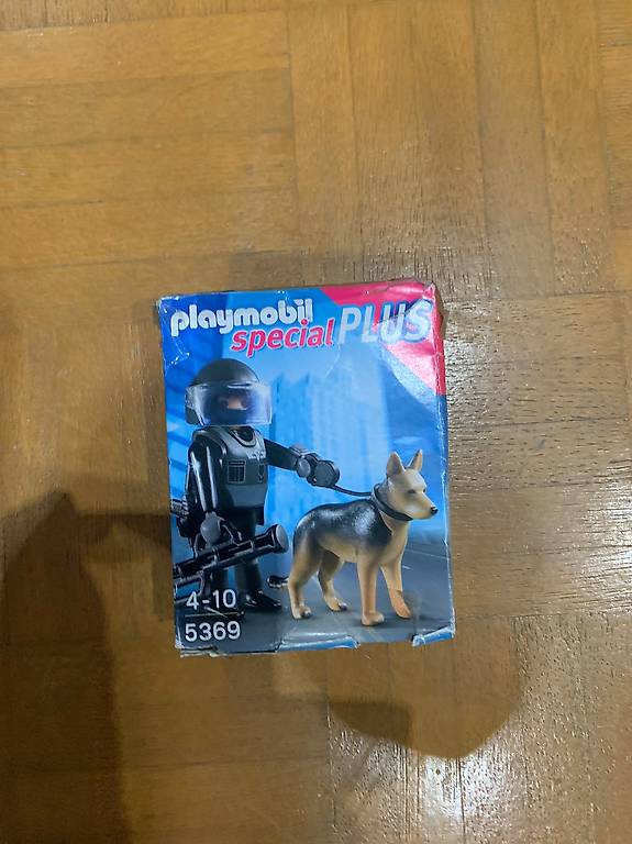 Playmobil 5369 Polizist mit seinem Polizeihund im Kanton Solothurn