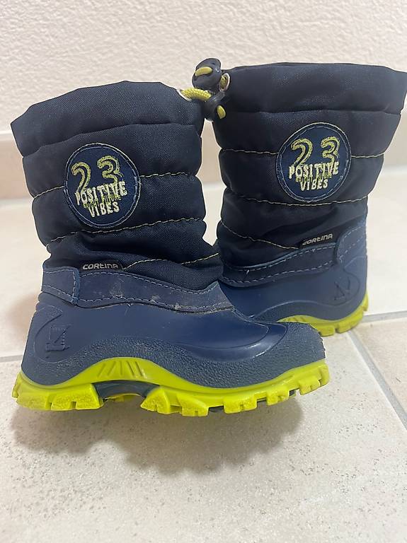 Cortina Winterschuhe Grösse 22 warm gefüttert im Kanton Zürich