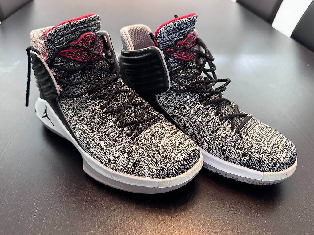 Buy air jordan 32 black cement on Sale