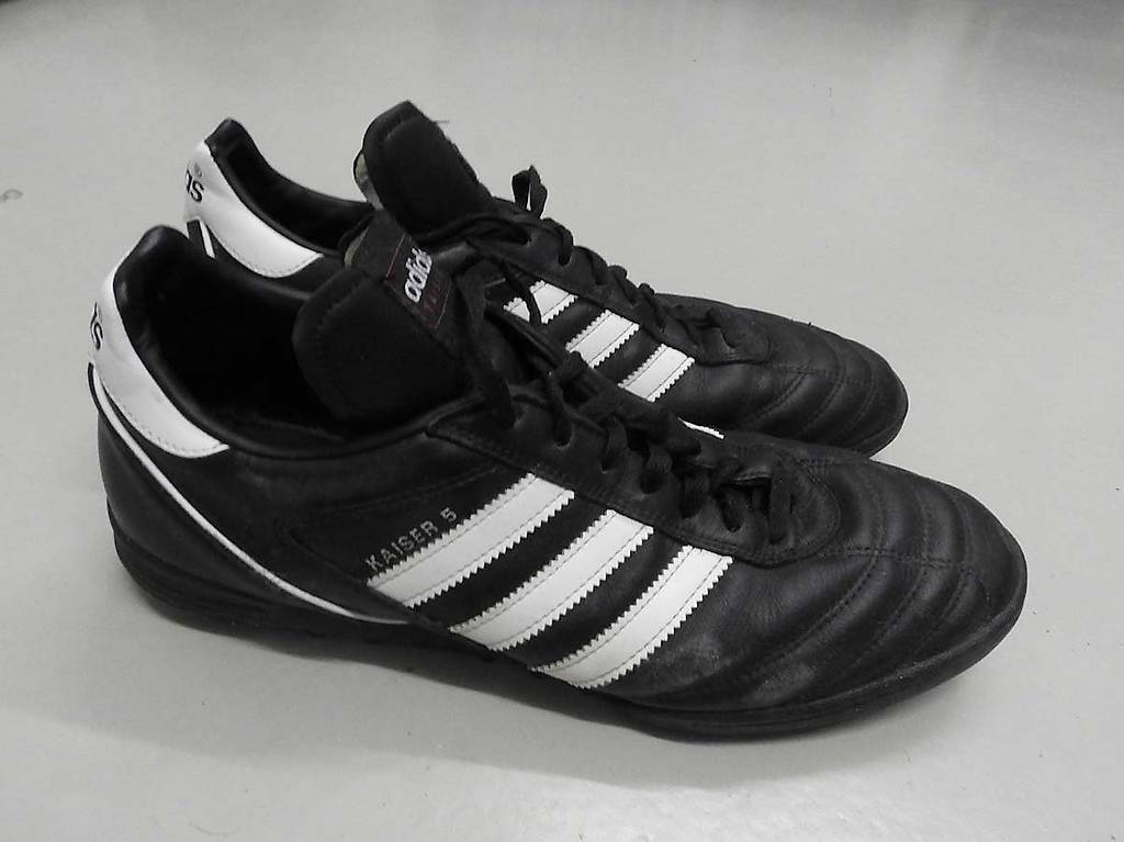 Adidas shops fußballschuhe größe 46