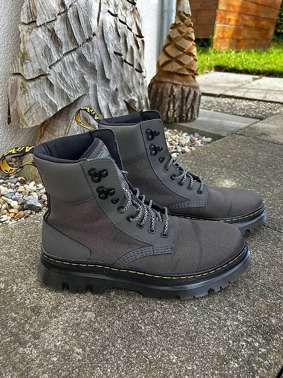 Dr. Martens Stiefel Gr. 44 Grau sehr guter Zustand im Kanton Luzern tutti.ch