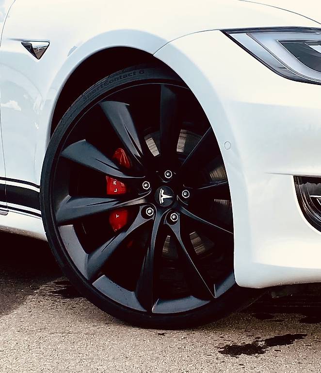 TESLA Model S 21 Turbine 4 Stk Neu Portofrei Lagerräumung im Kanton