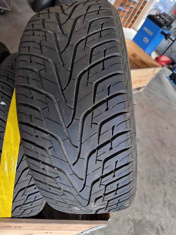 Felgen und Pneus (Kompletträder) 265/50 R20 im Kanton Schwyz - tutti.ch