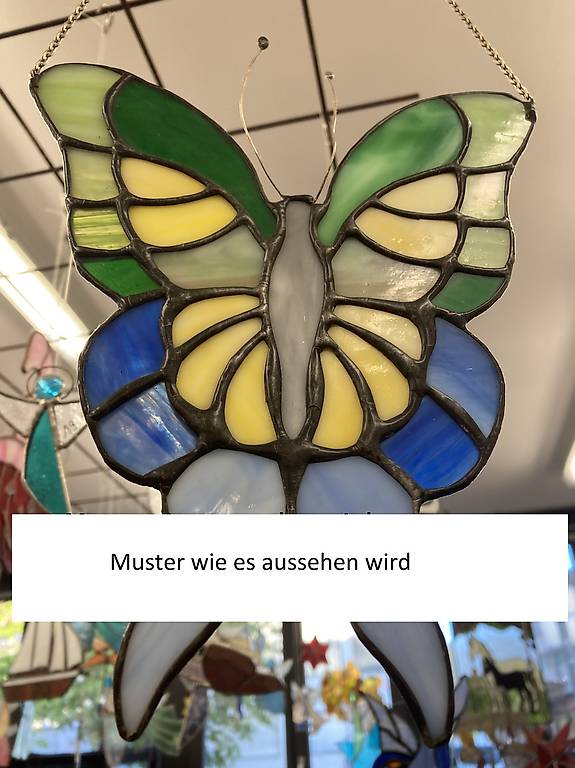 Bunter Glasschmetterling Als Sonnenfänger – 15,5 X 15,5 Cm, Mit Kette, Fensterdekoration Für Wohnung & Garten