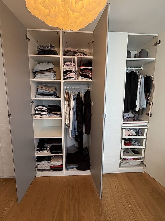 IKEA PAX Kleiderschrank mit Spiegel CHF 300. im Kanton Aargau