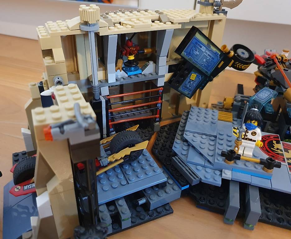 Lego Ninjago Samurai X Cave Chaos 70596 und Zubehör im Kanton St