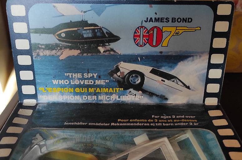 Corgi Toys Corgi James Bond Lotus Esprit Mit 6 Raketen + GRATIS