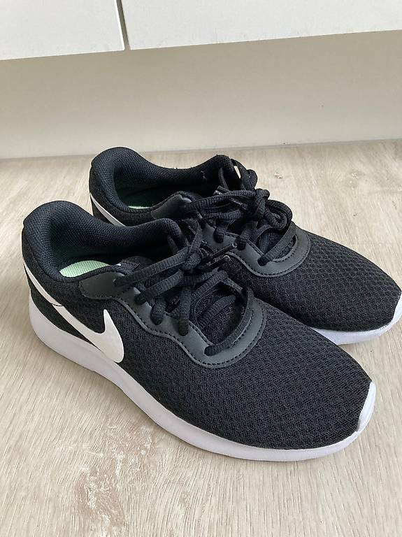 Nike tanjun grau 39 online