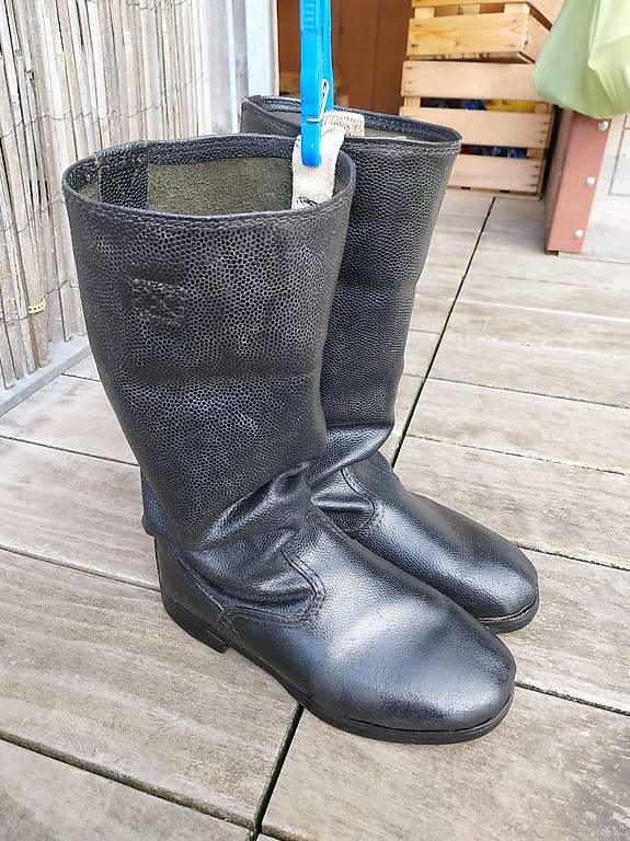 Original mongolische Reitstifeln Leder im Kanton Bern