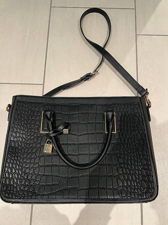 Anna Field Notebooktasche im Kanton Zürich