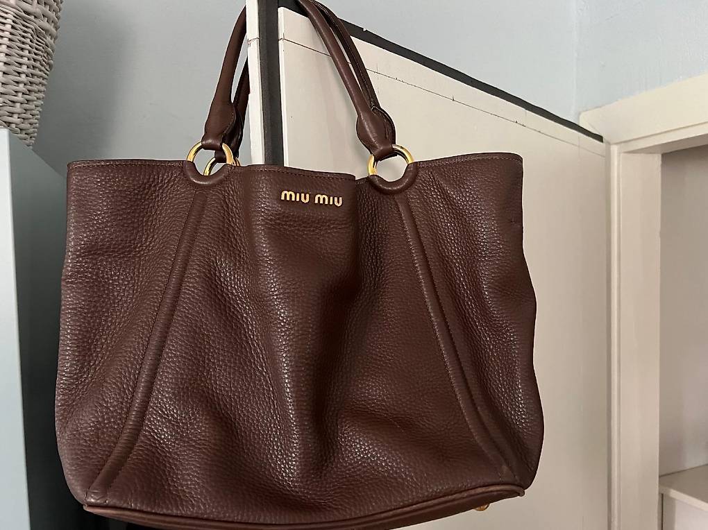 Miu Miu Beuteltasche, Original shops *WIE NEU*