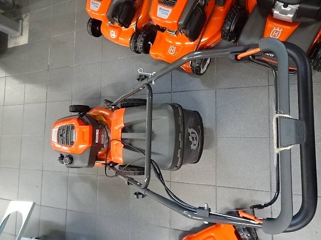 Rasenmäher LC 140SP Husqvarna im Kanton Bern - tutti.ch