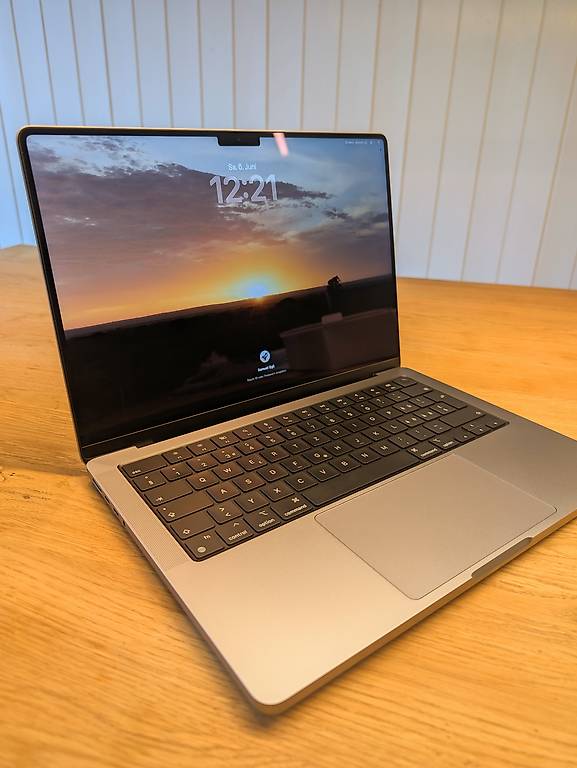 MacBook Pro 14