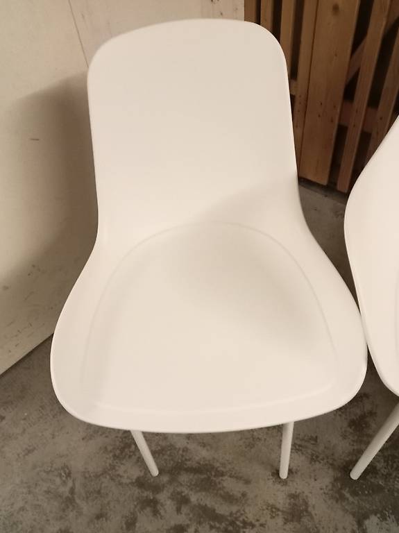 Neue Sitzschalen, (ohne Beine) im Kanton Zürich