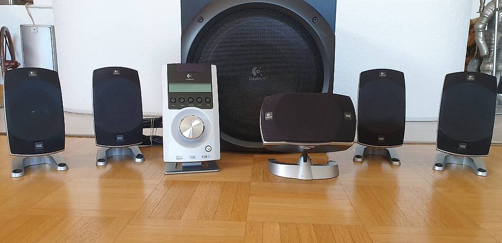 Logitech Z-5500 5.1 Digital Surround Soundsystem im Kanton Basel