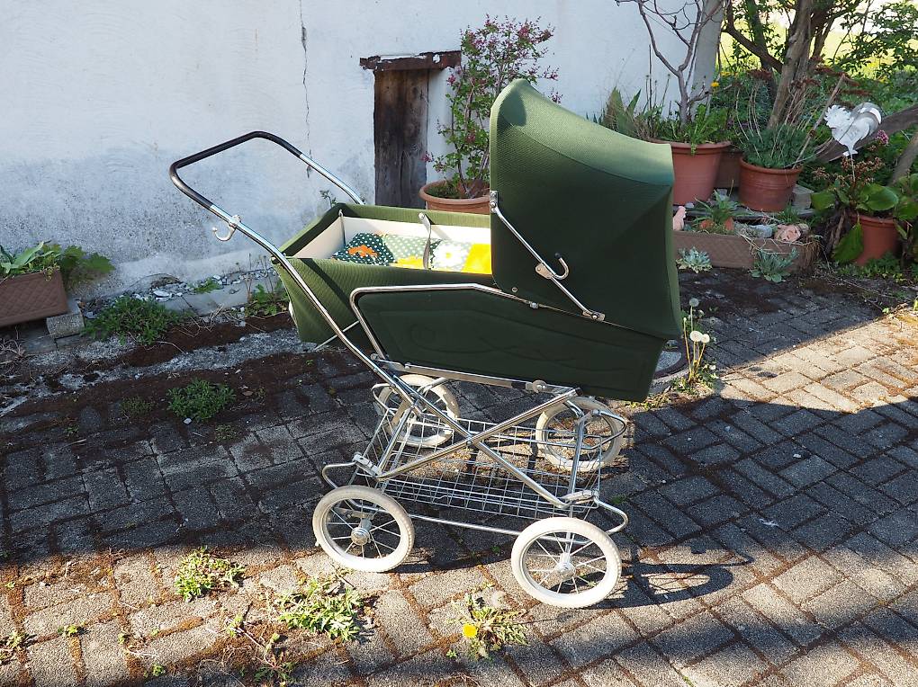 Nostalgischer adretter Kinderwagen Vintage, 60 iger Jahre im Kanton St.  Gallen - tutti.ch
