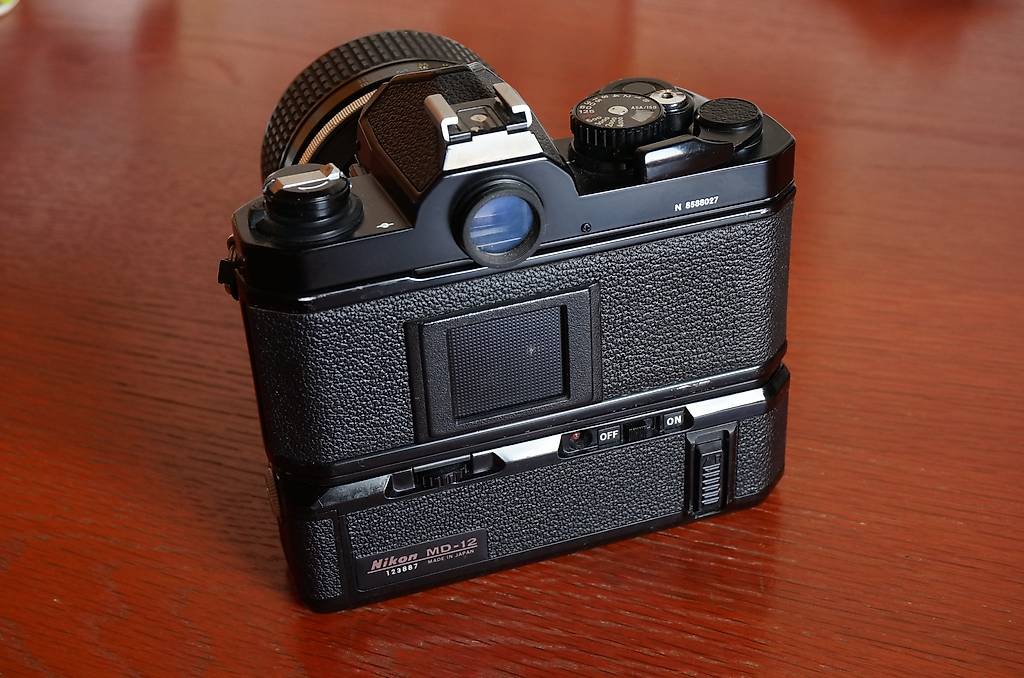 Nikon FM2 N mit MD-12 & Nikkor 85mm f1.4 Ai-S 