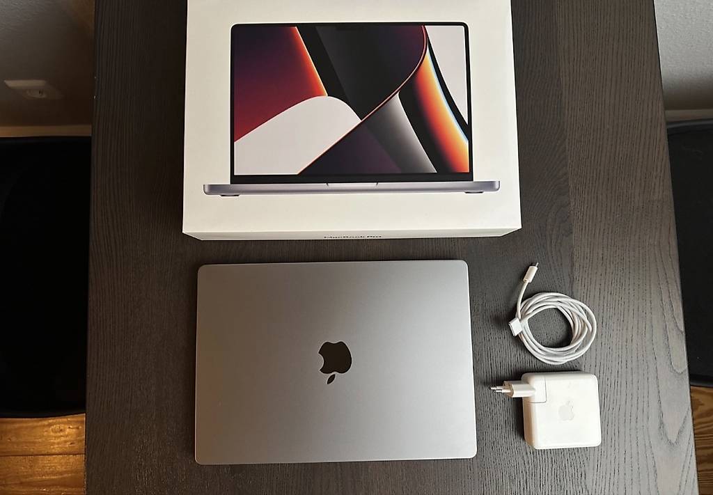 Apple MacBook Pro 14 M1 Pro 16GB RAM, 1TB SSD im Kanton St. Gallen