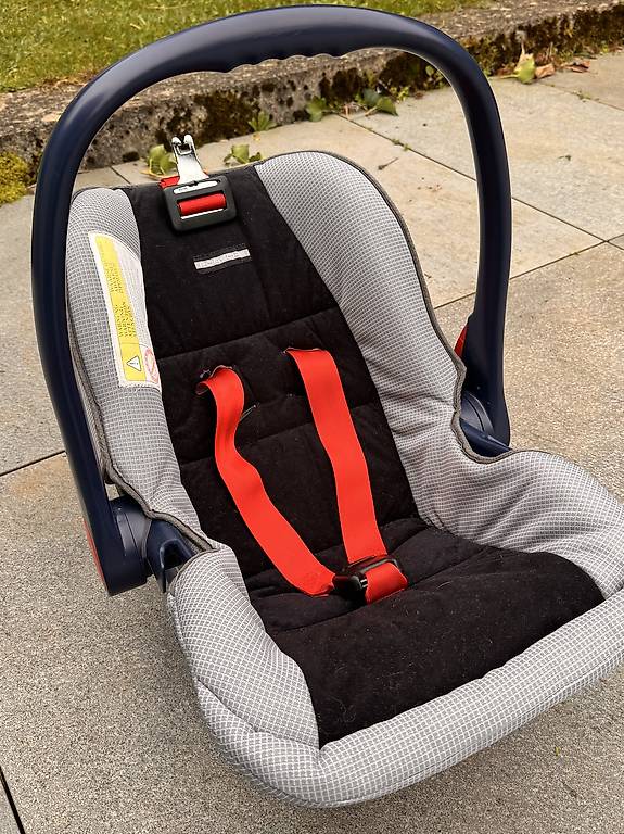 Porsche Kinderwagen, Tragetasche und Sitz von Teutonia im Kanton Zrich -  tutti.ch