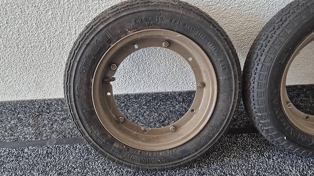 Deestone Reifen 3.00-10 + Schlauch Für Vespa 50 Special - Michelin Design