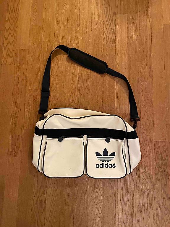 Adidas Tasche Sporttasche Umhängetasche Vintage im Kanton Zürich