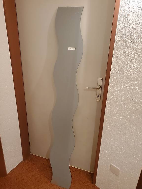 10 gewellte Spiegel (je 160 x 20 cm) im Kanton Aargau