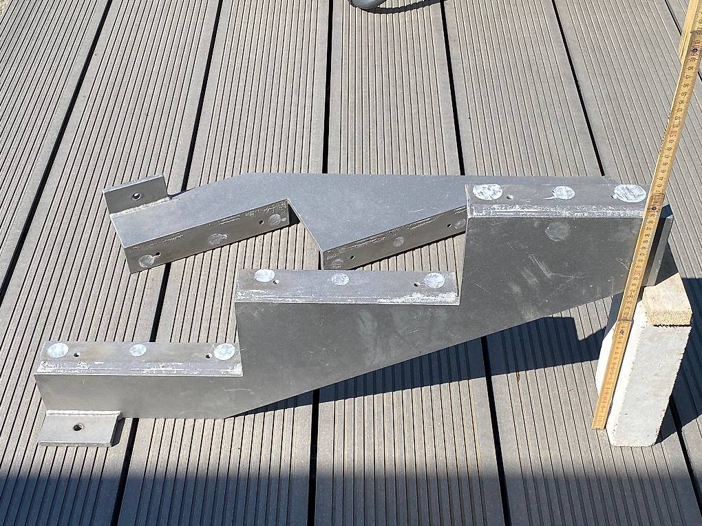 Treppenwangen Stahl, Treppe, einbrennlackiert, anthrazit im Kanton