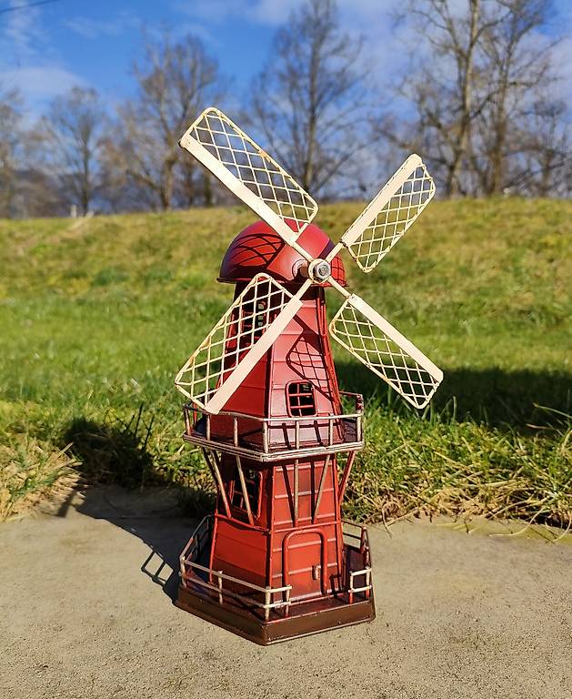 Windmühle aus Blech im Kanton Solothurn tutti.ch