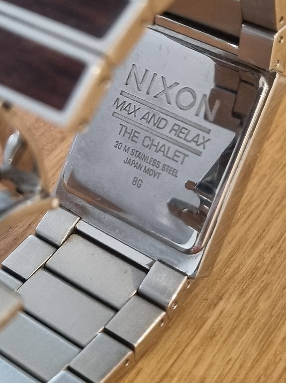 Nixon Max and Relax Uhr The Chalet Watch im Kanton Aargau