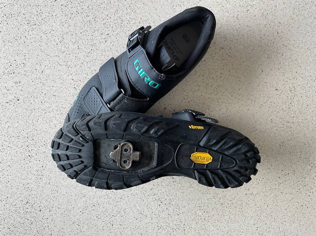 Giro Manta R MTB-/Rennradschuh Für Damen – Mit 3 Klettverschlüssen, Flexibel, Stylisch