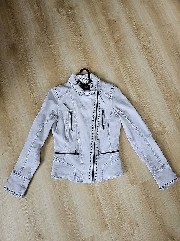 Lederjacke Oakwood in weiss, Grösse S mal getragen im Kanton