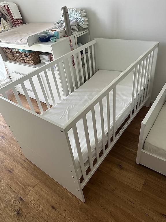 Babybett mit Zubehör im Kanton Aargau