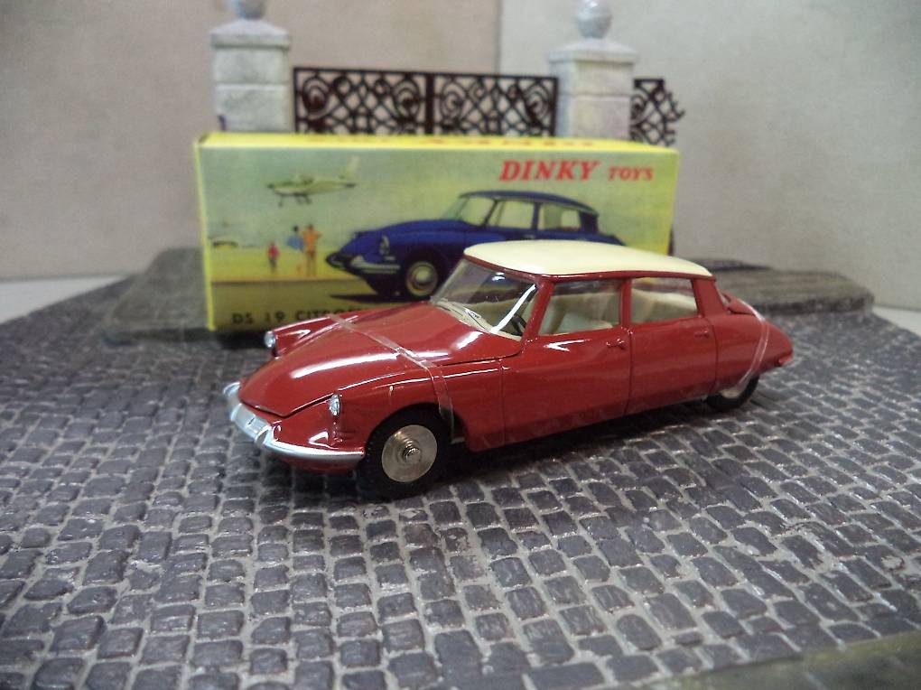 Dinky Toys - 1:43 - Citroën DS 19 - Made in France
