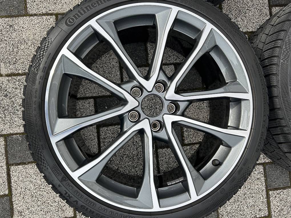 Audi A4 B9 Original Felgen 19 Zoll Original Audi Alufelgen Audi A4 S4 B9 8W 19 Zoll 8,5x19ET40 im Kanton