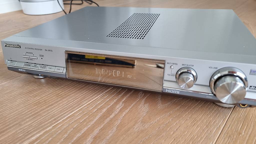 AV CONTROL AMPLIFIER SA-XR70