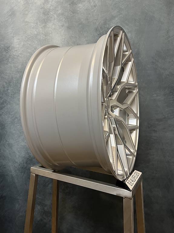 CERCHI BMW SERIE 3 e90 e91 e92 e93 f30 f31 18 pollici EUR 769,00 CERCHI BMW SERIE 3 e90 e91 e92 e93 f30 f31 18 pollici EUR 769,00